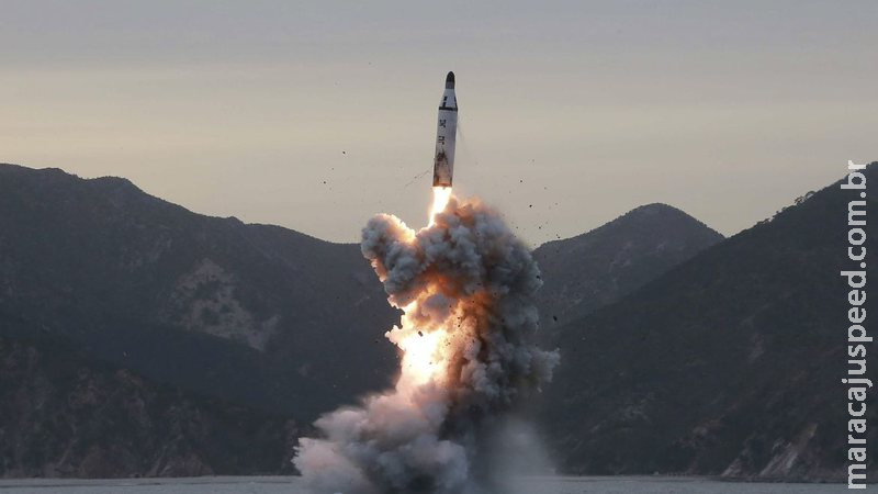 Coreias testam mísseis e ampliam corrida armamentista