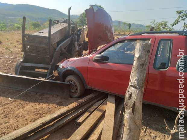 Criança de 2 anos dá partida em carro, atropela e mata prima de 3 anos em MT