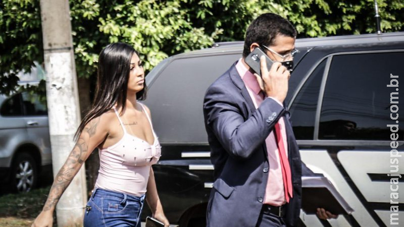 Defesa pede absolvição e insiste que Nayara matou Karolzinha por medo do PCC Defesa pede absolvição e insiste que Nayara matou Karolzinha por medo do PCC