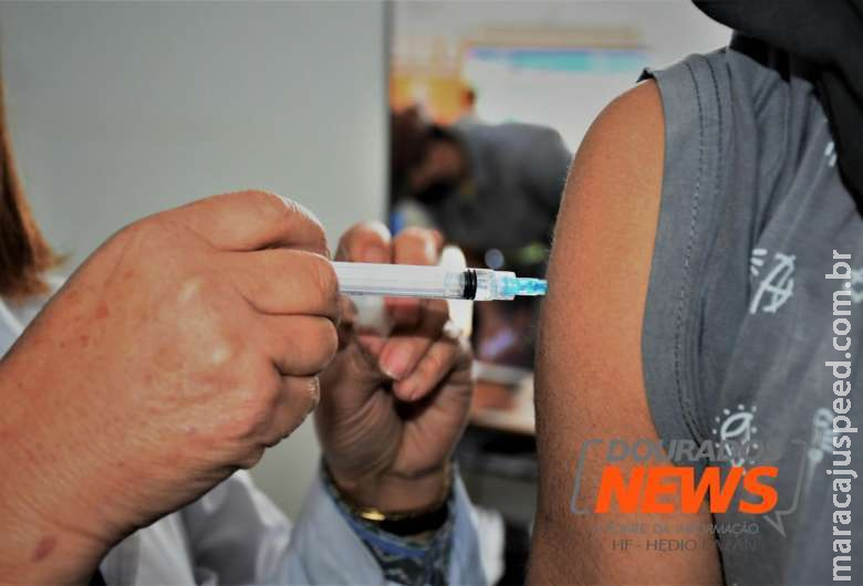 Dourados aplicou quase 4 mil doses em "Dia D" de vacinação contra Covid Dourados aplicou quase 4 mil doses em "Dia D" de vacinação contra Covid