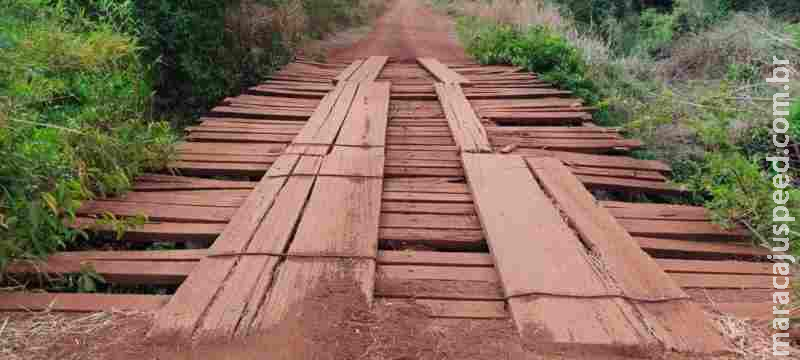 Dourados prepara substituições de pontes de madeira na área rural Dourados prepara substituições de pontes de madeira na área rural