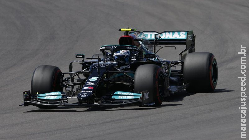Em dia tumultuado, Hamilton tem problemas e Leclerc é o mais rápido na Holanda Em dia tumultuado, Hamilton tem problemas e Leclerc é o mais rápido na Holanda