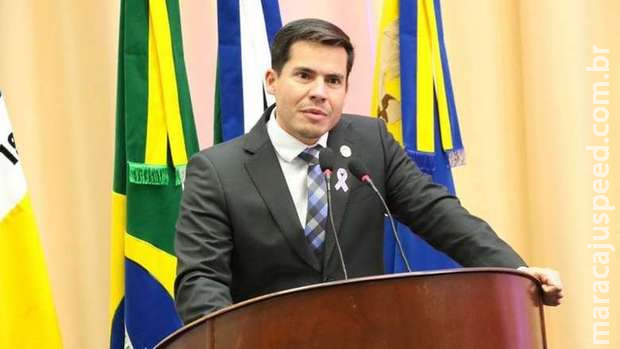 Em liberdade, vereador acusado de agredir e asfixiar noiva deve enfrentar pedido de cassação