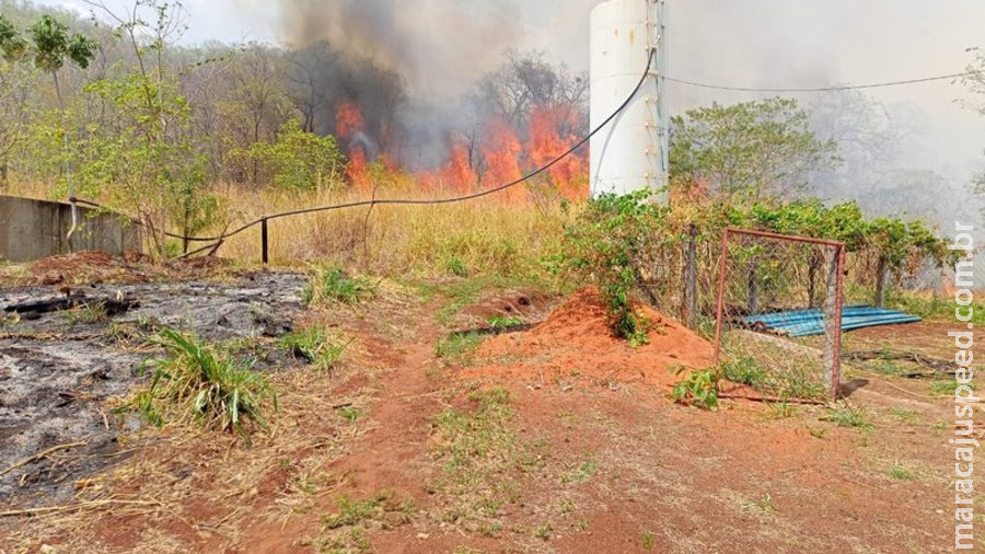 Focos de incêndio no assentamento Santa Mônica seguem pelo terceiro dia em MS 