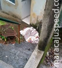 Homem é encontrado morto com queimaduras em banheiro Homem é encontrado morto com queimaduras em banheiro