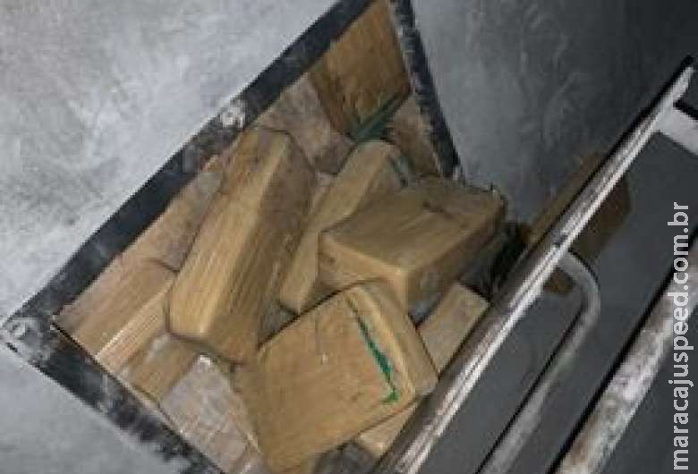 Homem é preso com mais de 200 kg de cocaína em semirreboque Homem é preso com mais de 200 kg de cocaína em semirreboque