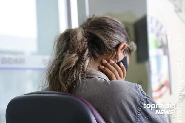 Homem quebra caixa de som na cabeça da mulher em MS