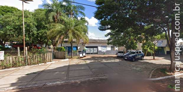 Homem quebra vidro de prédio da PM, ameaça testemunha e acaba preso na Coophatrabalho Homem quebra vidro de prédio da PM, ameaça testemunha e acaba preso na Coophatrabalho