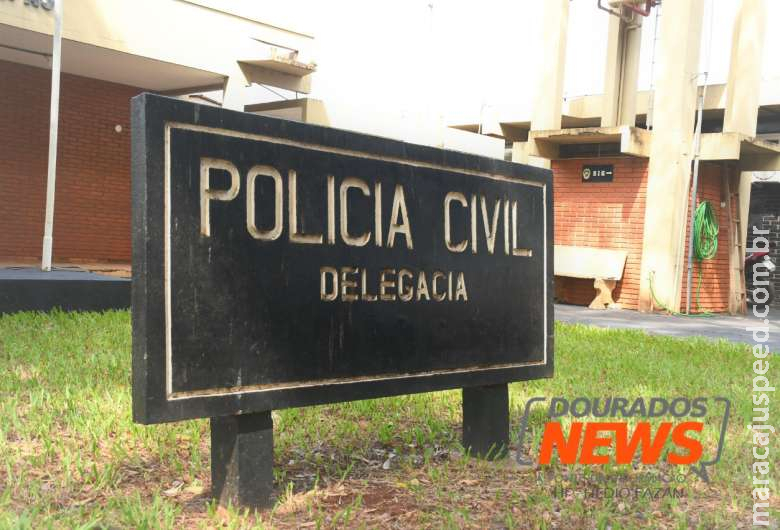 Homem tem celular furtado em banheiro do trabalho Homem tem celular furtado em banheiro do trabalho