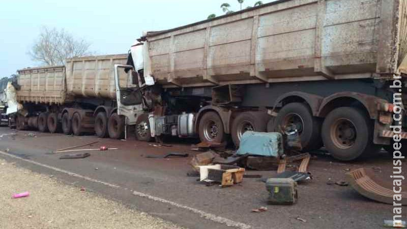 Identificados motoristas que morreram em engavetamento de caminhões na BR-262