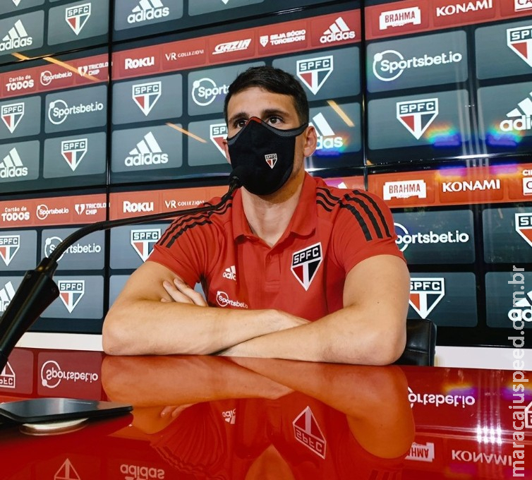 Jonathan Calleri agradece à torcida e festeja retorno ao São Paulo