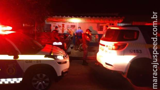 Jovem xinga PMs ao ser advertido por carro de som alto e aglomeração no Jd. Carioca Jovem xinga PMs ao ser advertido por carro de som alto e aglomeração no Jd. Carioca