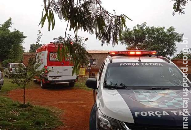 Marido tenta assassinar esposa com golpe de machado em Dourados Marido tenta assassinar esposa com golpe de machado em Dourados