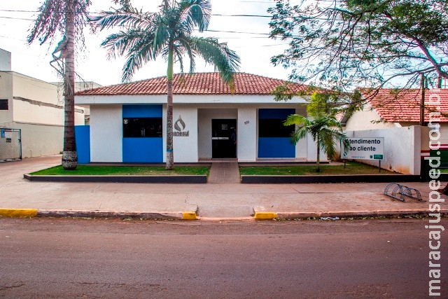 Moradora de Caarapó reclama de água com cor escura saindo das torneiras