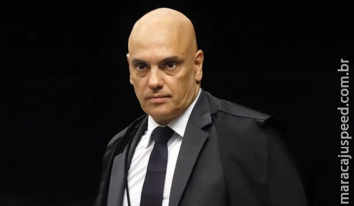 Moraes devolve ação, e decretos de Bolsonaro sobre armas voltam a plenário Moraes devolve ação, e decretos de Bolsonaro sobre armas voltam a plenário