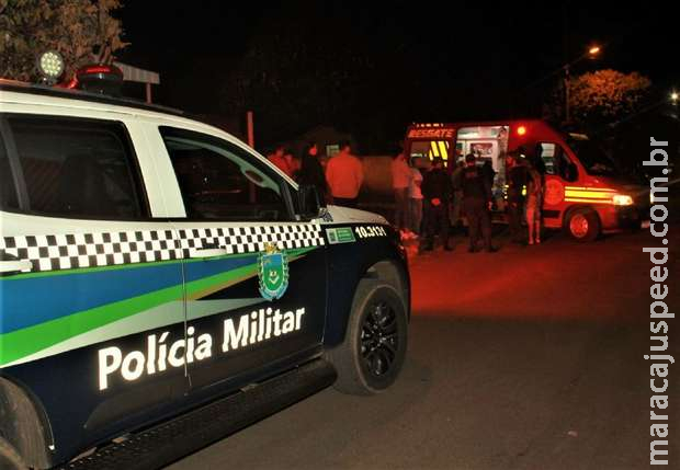 Motorista tenta realizar conversão e acerta casal de moto em Nova Andradina Motorista tenta realizar conversão e acerta casal de moto em Nova Andradina