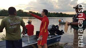 Mulher morre e homem desaparece durante passeio de barco no Rio Taquari Mulher morre e homem desaparece durante passeio de barco no Rio Taquari
