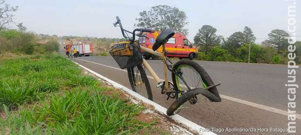 Ônibus de frigorífico atropela e mata ciclista na BR-267