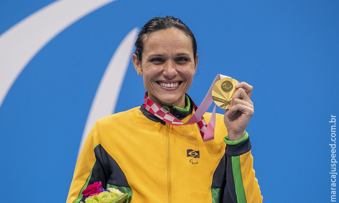 Paralimpíada: Carol Santiago é ouro e Cecília Araújo prata na natação Paralimpíada: Carol Santiago é ouro e Cecília Araújo prata na natação