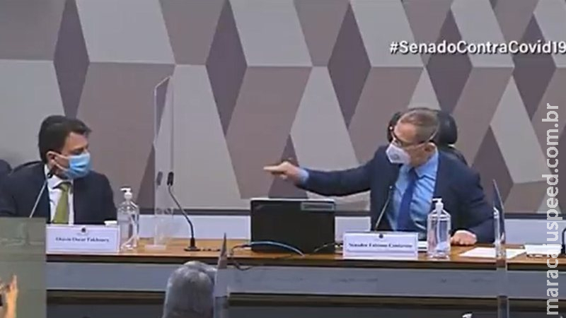 ‘Pessoas pequenas’, diz Soraya Thronicke sobre Otávio Fakhoury após homofobia contra senador do ES ‘Pessoas pequenas’, diz Soraya Thronicke sobre Otávio Fakhoury após homofobia contra senador do ES