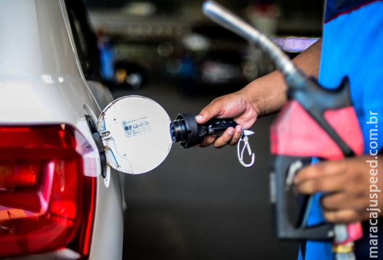 Petrobras aumenta preço do diesel a partir de amanhã Petrobras aumenta preço do diesel a partir de amanhã