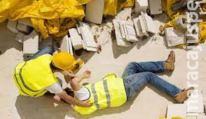 PMA socorre ajudante de obra que trabalha na construção de hospital PMA socorre ajudante de obra que trabalha na construção de hospital