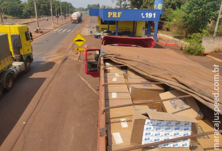 Polícia apreende 200 mil maços de cigarro contrabandeados na BR-163 Polícia apreende 200 mil maços de cigarro contrabandeados na BR-163