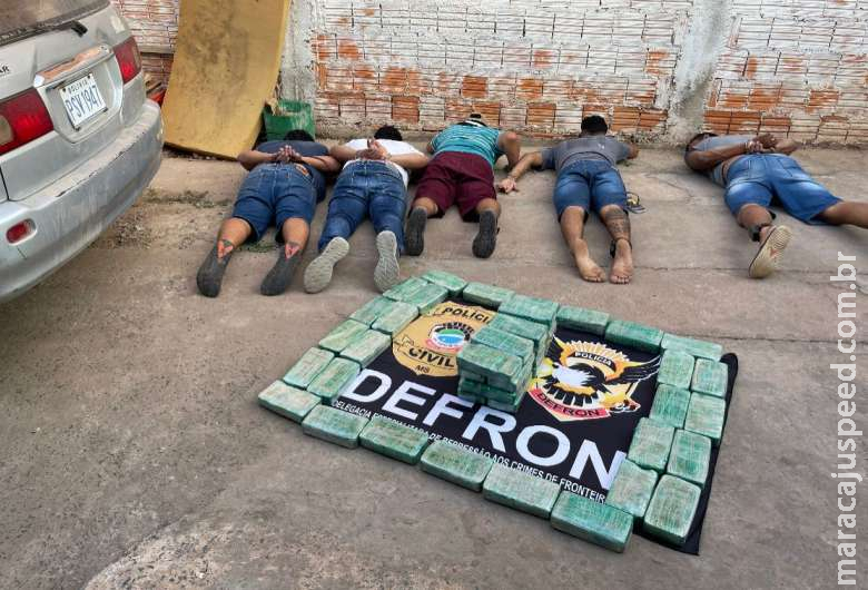 Polícia apreende 46 quilos de pasta base de cocaína, 01 de cocaína Polícia apreende 46 quilos de pasta base de cocaína, 01 de cocaína