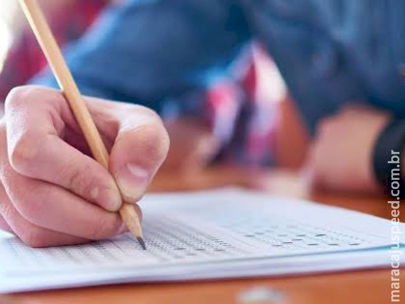 Professor é denunciado por humilhar aluna de 14 anos em escola estadual Professor é denunciado por humilhar aluna de 14 anos em escola estadual