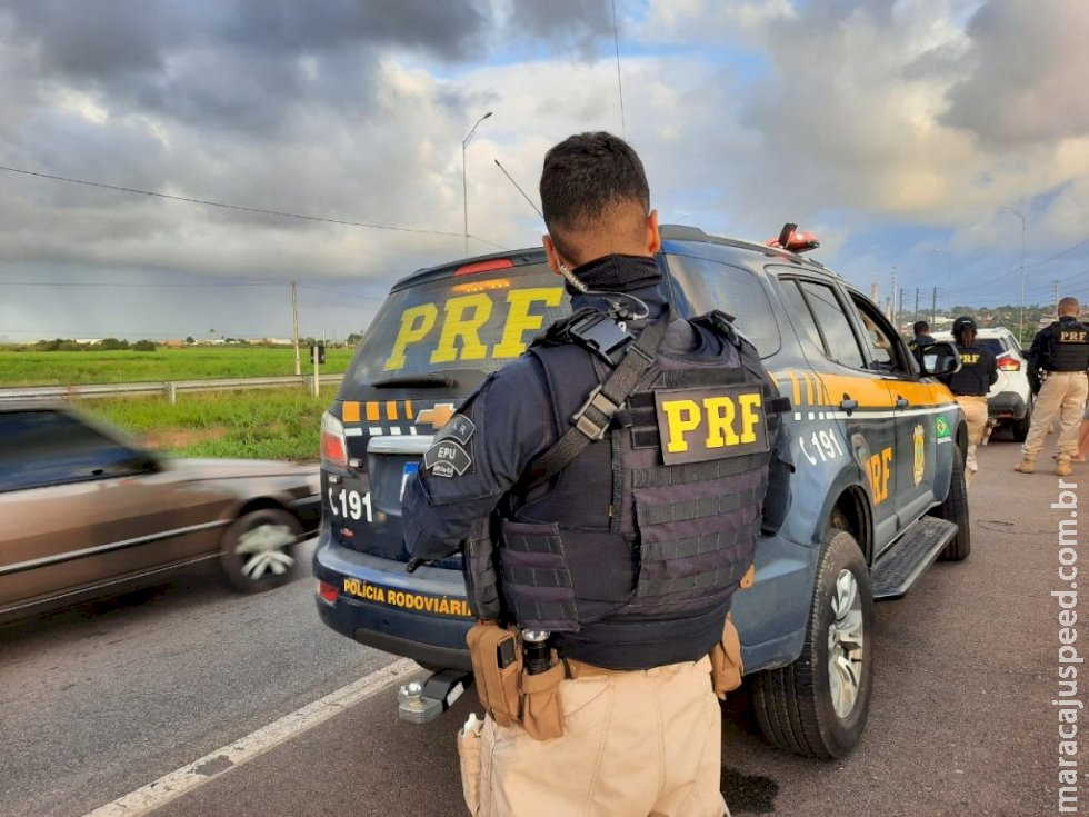 Rodovias ocupadas por caminhoneiros são desbloqueadas pela PRF Rodovias ocupadas por caminhoneiros são desbloqueadas pela PRF