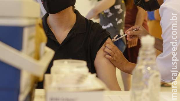 Saúde de SP conclui que adolescente vacinada morreu por doença rara