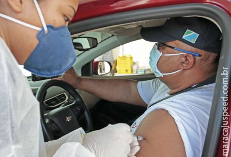SES autoriza municípios vacinarem todos trabalhadores da saúde com dose de reforço em MS SES autoriza municípios vacinarem todos trabalhadores da saúde com dose de reforço em MS