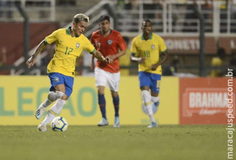 Tite convoca Artur para a Seleção Brasileira