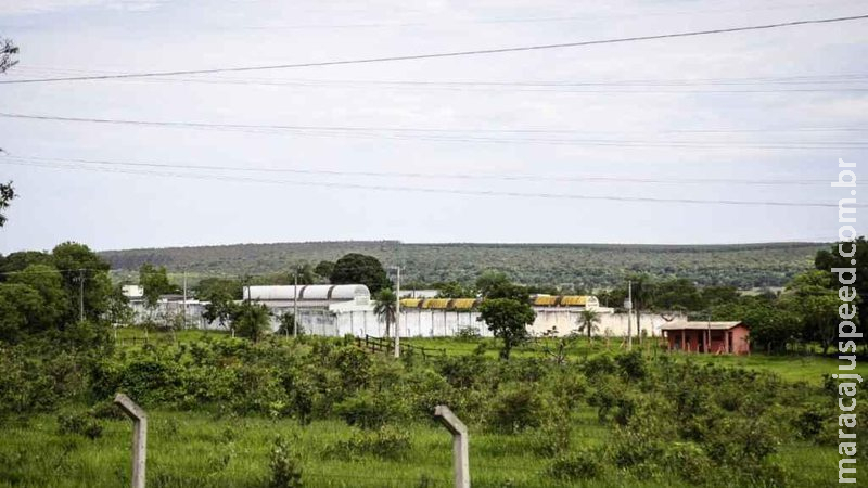 Três Adolescentes rendem agente e fogem pelo portão da frente da Unei Dom Bosco Três Adolescentes rendem agente e fogem pelo portão da frente da Unei Dom Bosco