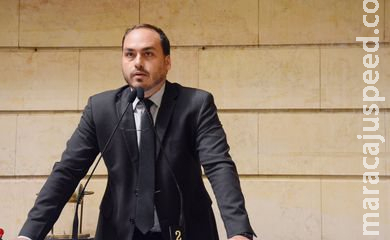 Vereador Carlos Bolsonaro é citado como chefe de organização criminosa Vereador Carlos Bolsonaro é citado como chefe de organização criminosa