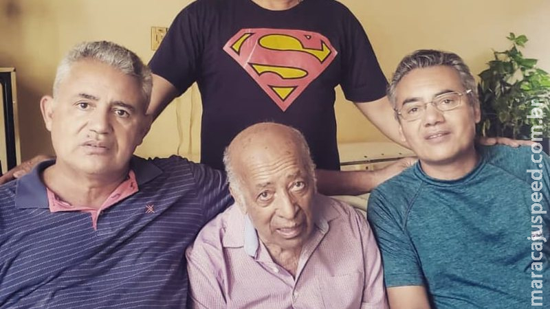 Vereador de Campo Grande recebe a notícia da morte do pai durante sessão Vereador de Campo Grande recebe a notícia da morte do pai durante sessão