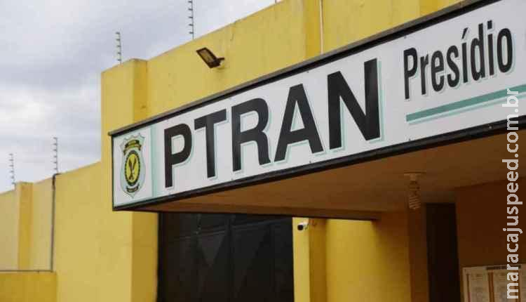 Agentes encontram em buraco de cela cocaína e maconha vendidas em presídio Agentes encontram em buraco de cela cocaína e maconha vendidas em presídio