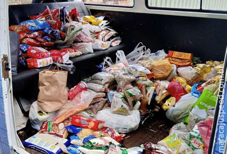 Alunos arrecadam mais de meia tonelada de alimentos para famílias em situação de vulnerabilidade Alunos arrecadam mais de meia tonelada de alimentos para famílias em situação de vulnerabilidade