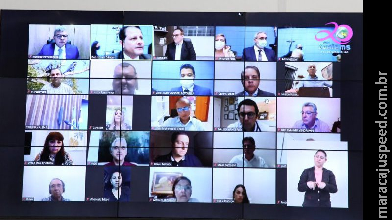 Assembleia de Mato Grosso do Sul realiza homenagem a médicos em solenidade Assembleia de Mato Grosso do Sul realiza homenagem a médicos em solenidade