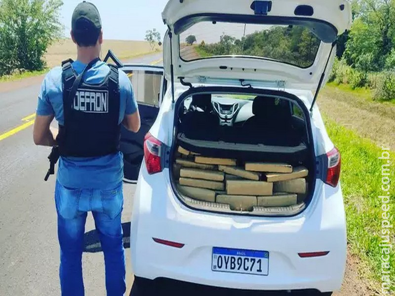 Batedor é preso e motorista do tráfico abandona HB20 lotado de maconha Batedor é preso e motorista do tráfico abandona HB20 lotado de maconha