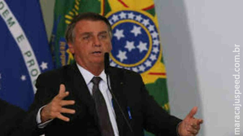 Bolsonaro desiste de ida a estádio para ver jogo do Santos por não estar vacinado