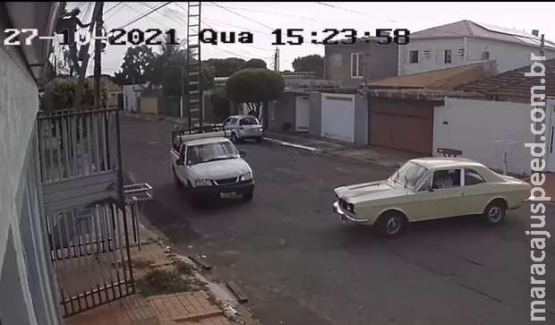 Câmera flagra momento em que trabalhador é eletrocutado na Vila Sobrinho Câmera flagra momento em que trabalhador é eletrocutado na Vila Sobrinho