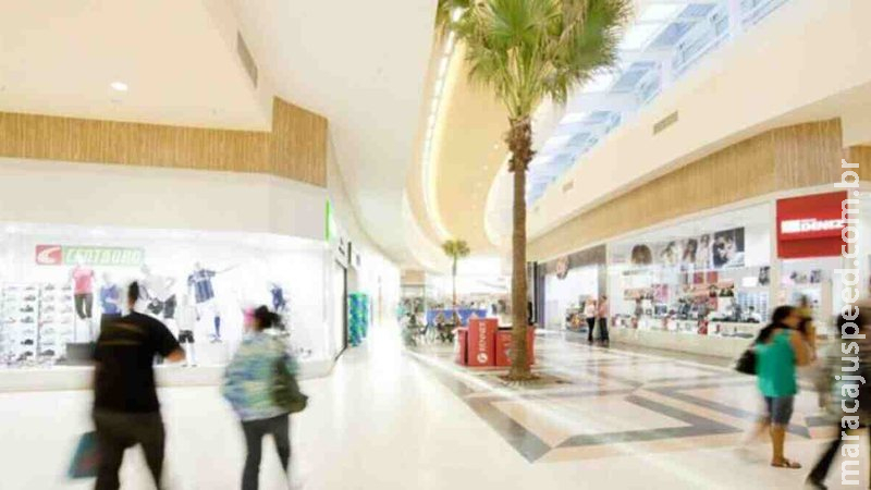 Campanha de multivacinação aplica doses em crianças e adolescentes em shopping de Campo Grande