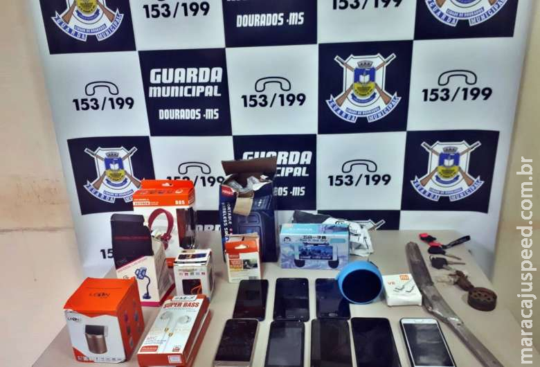 Celulares furtados em loja de eletrônicos são recuperados e autor acaba preso