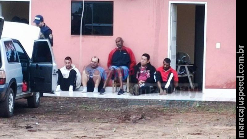 Chacina na fronteira de MS: Seis brasileiros foram presos com carros, joias e drogas em casa Chacina na fronteira de MS: Seis brasileiros foram presos com carros, joias e drogas em casa
