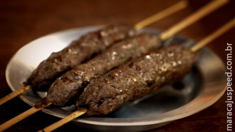 Churrasco de carne moída rápido com 3 ingredientes para maior economia Churrasco de carne moída rápido com 3 ingredientes para maior economia