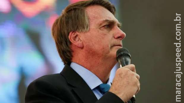 Com aumento dos combustíveis, Bolsonaro anuncia auxílio para caminhoneiros Com aumento dos combustíveis, Bolsonaro anuncia auxílio para caminhoneiros