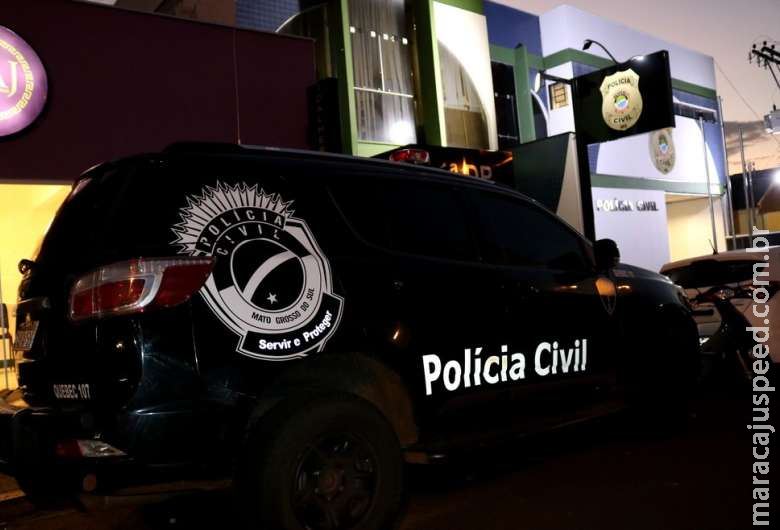 Dupla é presa após assassinar homem com facadas e pauladas em MS Dupla é presa após assassinar homem com facadas e pauladas em MS