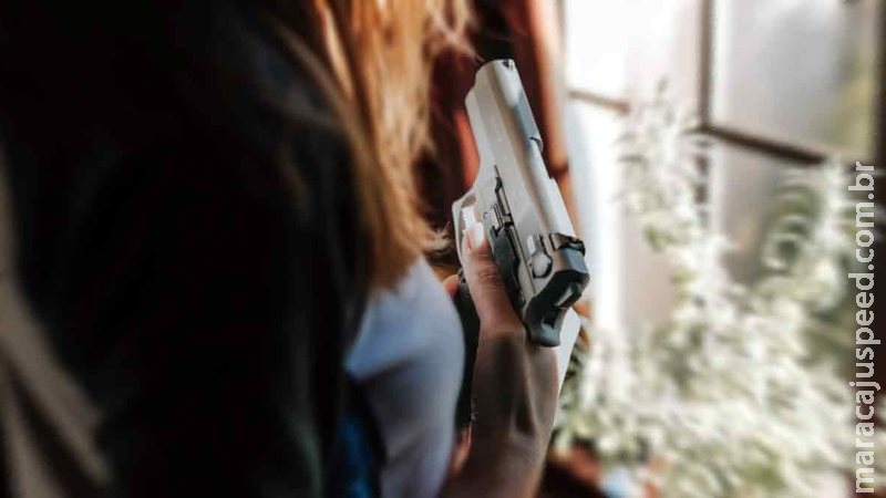 Episódio com mulher armada (e amada) em Campo Grande quase causou guerra envolvendo PCC Episódio com mulher armada (e amada) em Campo Grande quase causou guerra envolvendo PCC