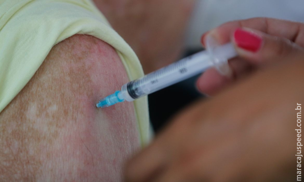Estudo mostra que vacinados que morreram de covid-19 eram muito idosos Estudo mostra que vacinados que morreram de covid-19 eram muito idosos